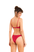 Cargar imagen en el visor de la galería, Model Back: Rio De Sol Conjunto Set Shimmer-Divino Bandeau-Joy Essential
