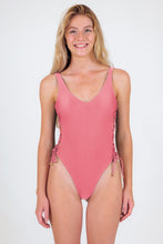 Cargar imagen en el visor de la galería, Model Front: Rio De Sol Una Pieza Shimmer-Confetti Zoe
