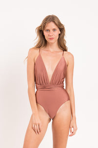 Model Front: Rio De Sol Una Pieza Shimmer-Copper New Vegas