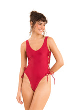 Cargar imagen en el visor de la galería, Model Front: Rio De Sol Una Pieza Shimmer-Divino Zoe
