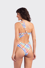 Cargar imagen en el visor de la galería, Model Back: Rio De Sol Una Pieza Square Santorini
