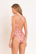 Cargar imagen en el visor de la galería, Model Back: Rio De Sol Una Pieza Sweet-Camo Julia
