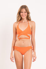 Cargar imagen en el visor de la galería, Model Front: Rio De Sol Sostén Top Dende Kate
