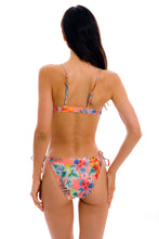 Cargar imagen en el visor de la galería, Model Back: Rio De Sol Sostén Top Frutti Mila
