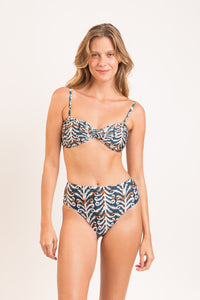 Model Front: Rio De Sol Sostén Top Ikat Twist