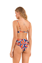 Cargar imagen en el visor de la galería, Model Back: Rio De Sol Sostén Top Leaves Bandeau-Joy
