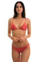 Cargar imagen en el visor de la galería, Model Front: Rio De Sol Sostén Top Madras Dupla Face
