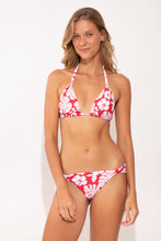 Cargar imagen en el visor de la galería, Model Front: Rio De Sol Sostén Top Pua-Hibiscus Mel
