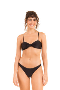 Model Front: Rio De Sol Sostén Top Shimmer-Black Bandeau-Joy