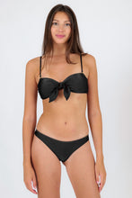 Cargar imagen en el visor de la galería, Model Front: Rio De Sol Sostén Top Shimmer-Black Bandeau-No
