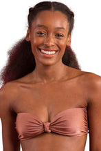 Cargar imagen en el visor de la galería, Gallery: Rio De Sol Sostén Top Shimmer-Copper Bandeau-Joy
