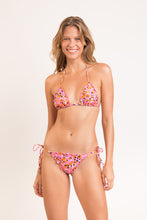 Cargar imagen en el visor de la galería, Model Front: Rio De Sol Sostén Top Sweet-Camo Frufru
