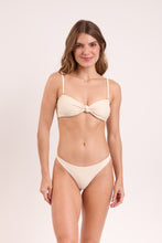 Cargar imagen en el visor de la galería, Model Front: Rio De Sol Sostén Top Touch-Natural Bandeau-Joy
