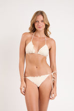 Cargar imagen en el visor de la galería, Model Front: Rio De Sol Sostén Top Touch-Natural Frufru
