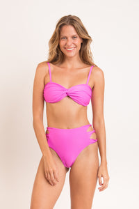 Model Front: Rio De Sol Sostén Top Vita-Pink Twist
