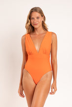 Cargar imagen en el visor de la galería, Model Front: Rio De Sol Una Pieza Touch-Tangerina Anne
