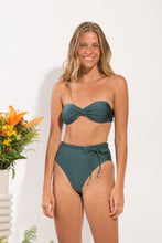 Cargar imagen en el visor de la galería, Set Palace Twist Belted-High-Waist
