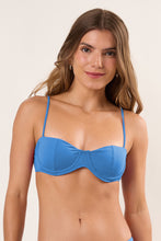 Cargar imagen en el visor de la galería, Gallery: Wednesday In Hawaii By Rio De Sol Sostén Top Pacifica Coral
