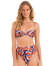 Cargar imagen en el visor de la galería, Set Leaves Bandeau-Joy Hotpants
