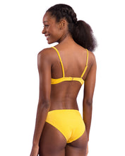 Cargar imagen en el visor de la galería, Set Malibu-Yellow Balconet Essential-Comfy
