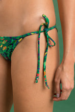 Cargar imagen en el visor de la galería, Set Wilds Tri-Fixo Cheeky-Tie
